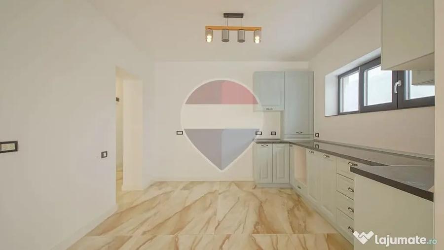 Casă cu 5 camere cu Teren 350 Mp în Bunloc