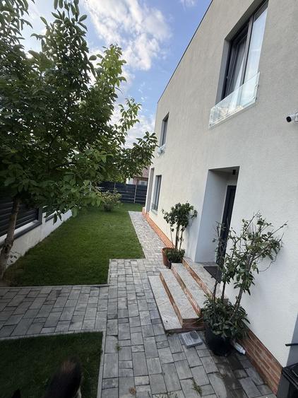 Casă cu 4 camere cu Teren 250 Mp în Cârcea