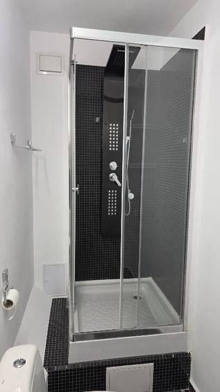 Apartament cu 3 camere semidecomandat, mobilat în Gorjului