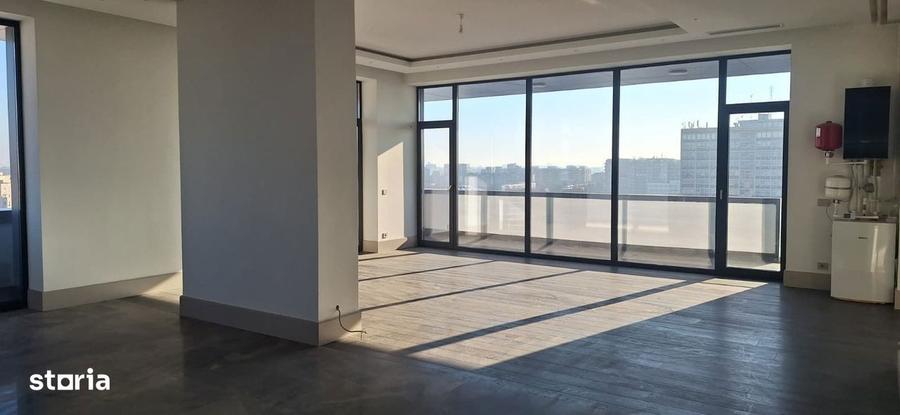 Apartament cu 4 camere în Tei