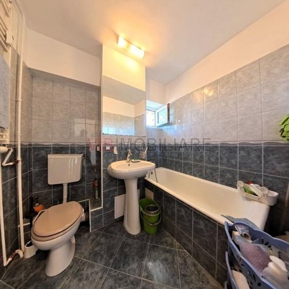 Apartament cu 4 camere decomandat în Amzei
