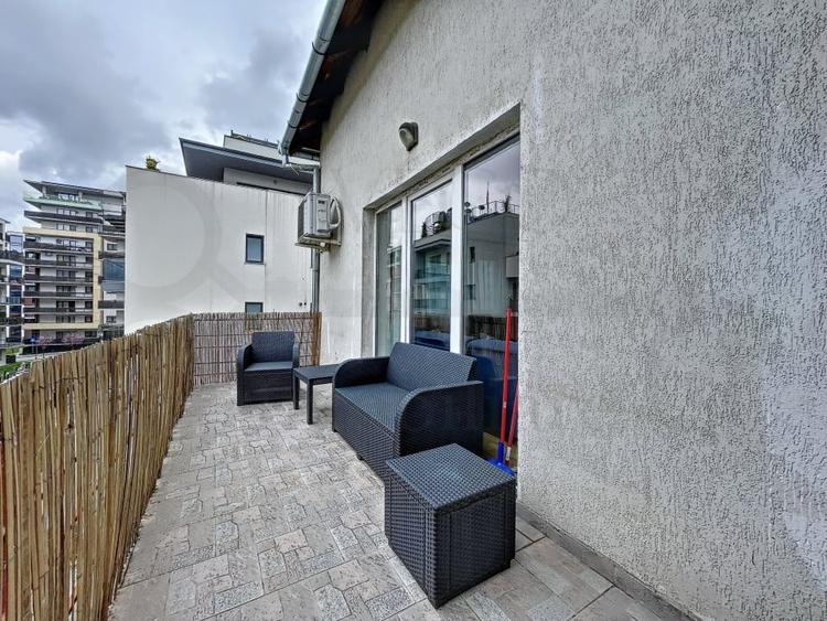 Apartament cu 2 camere semidecomandat, mobilat în Bună Ziua
