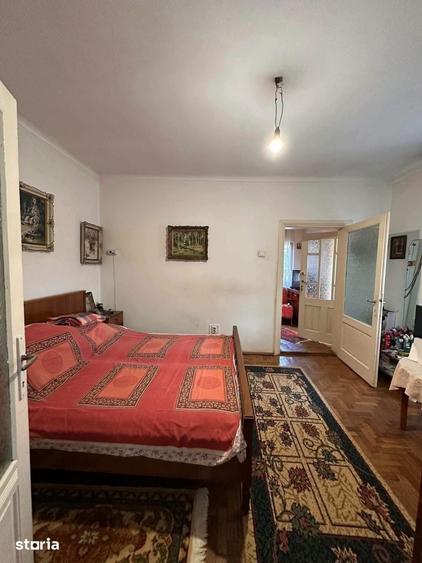 Casă cu 3 camere cu Teren 300 Mp în Central