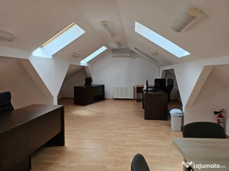 Casă cu 5 camere cu Teren 153 Mp în Podgoria
