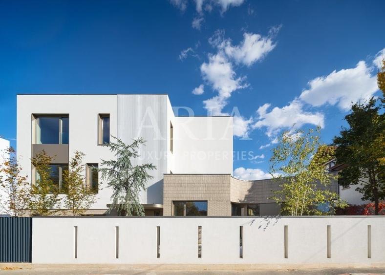 Casă individuală cu 7 camere cu Piscina în Pipera