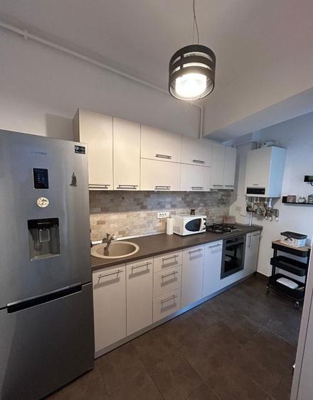 Apartament cu 2 camere semidecomandat, mobilat în Timpuri Noi