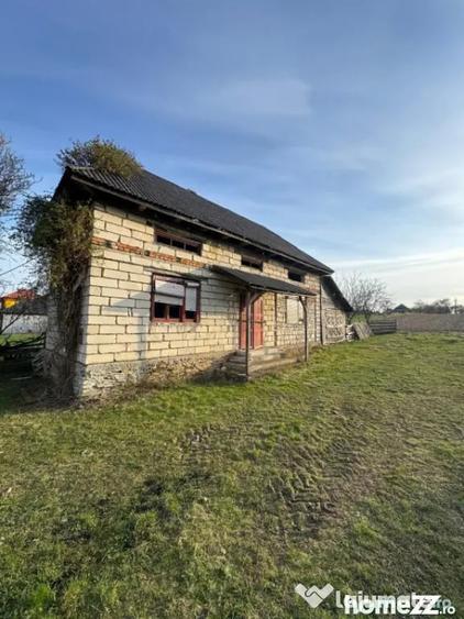 Casă cu 2 camere cu Teren 4700 Mp în Asuaju de Sus