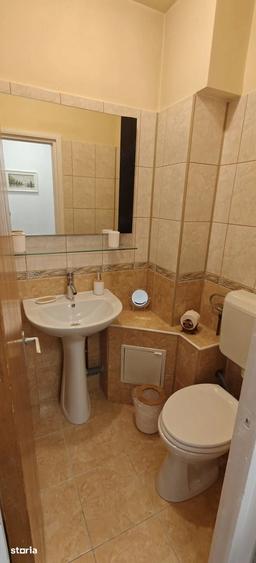 Apartament cu 4 camere semidecomandat în Pantelimon