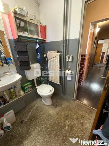 Apartament cu 3 camere decomandat, mobilat în Vitan