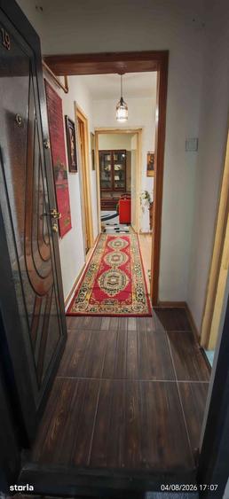 Apartament cu 3 camere decomandat în Șerbănești