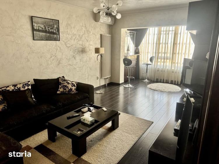Apartament cu 3 camere decomandat, mobilat în Central