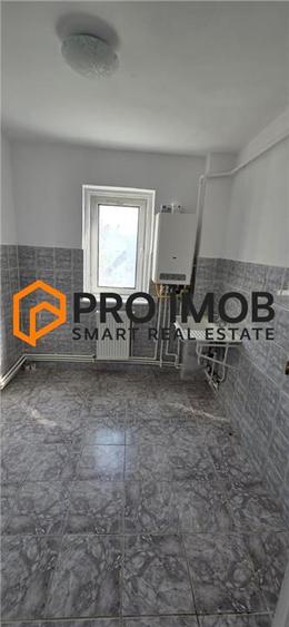 Apartament cu 2 camere semidecomandat în 1 Decembrie