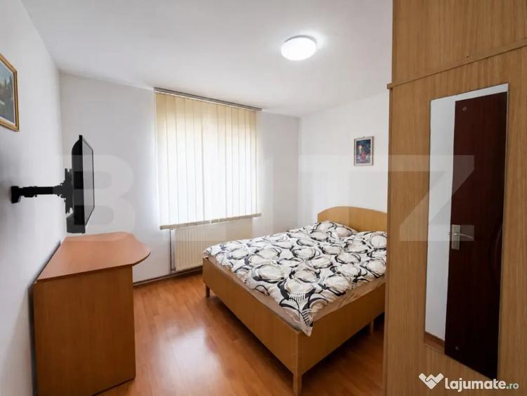 Apartament cu 3 camere decomandat în Micro 12