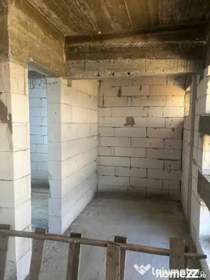 Casă cu 5 camere cu Teren 480 Mp în Central