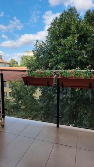 Apartament cu 2 camere decomandat în Romanilor