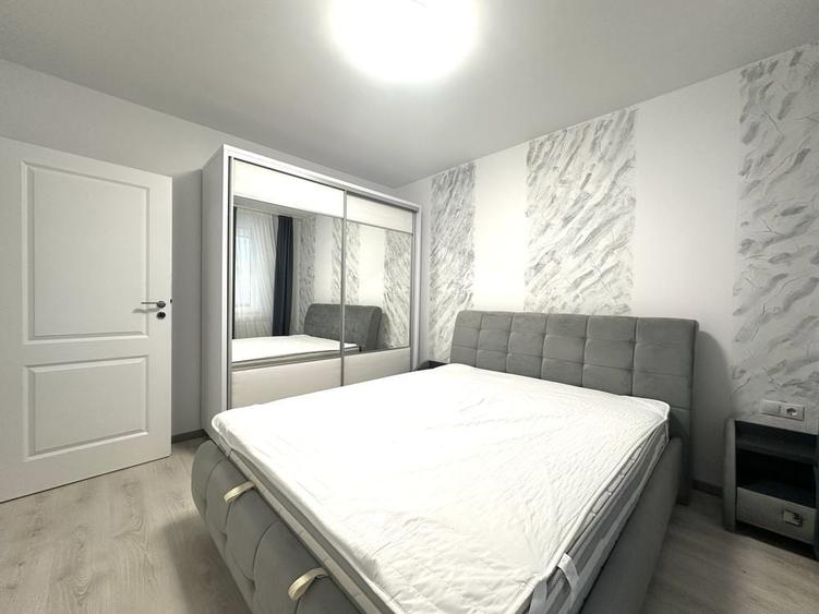 Apartament cu 3 camere semidecomandat în Florești
