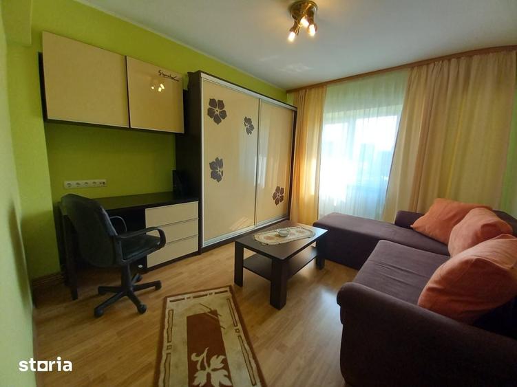 Apartament cu 3 camere în Tomis I