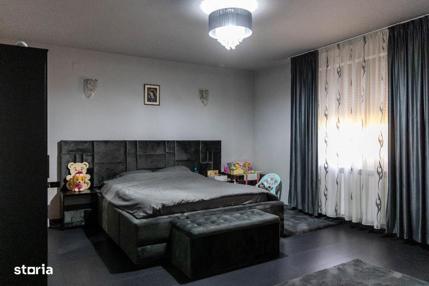 Casă cu 4 camere cu Teren 300 Mp în Central