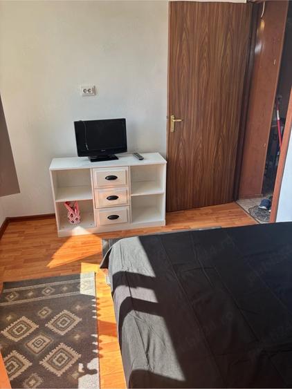 Apartament cu 2 camere decomandat în Cet