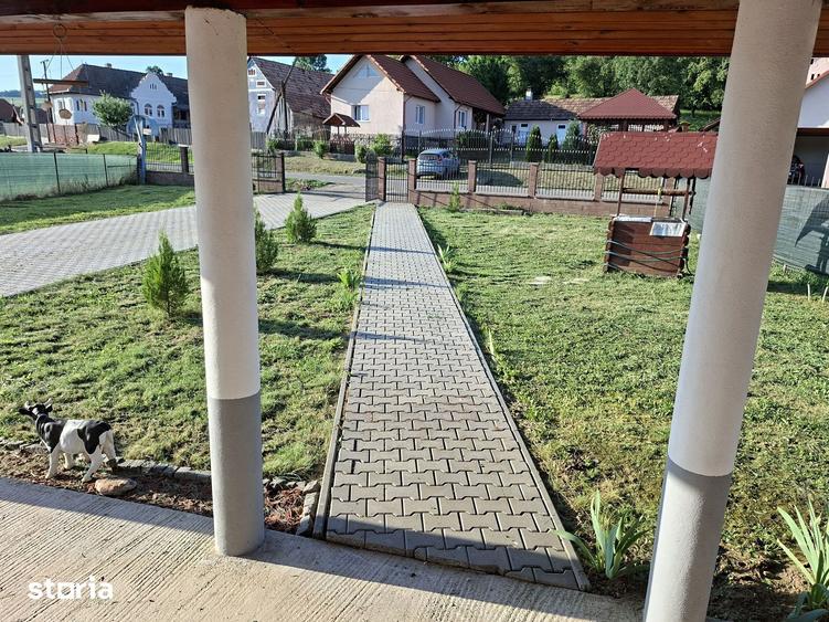 Casă cu 2 camere cu Teren 1350 Mp în Cozma