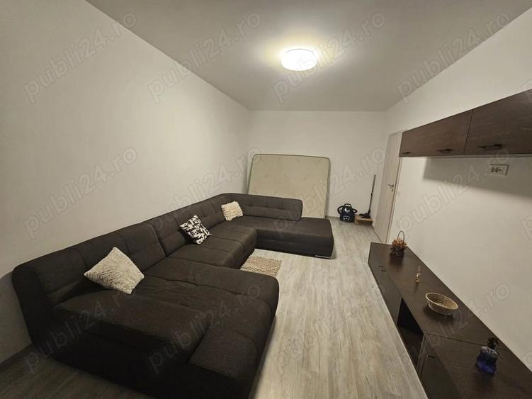 Apartament cu 2 camere decomandat în Apărătorii Patriei