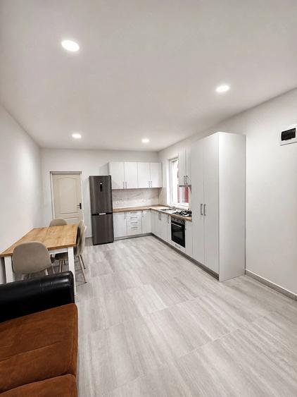 Casă cu 3 camere cu Teren 280 Mp în Central