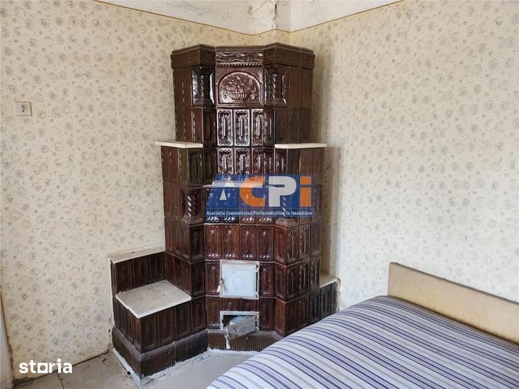 Casă cu 4 camere cu Teren 2150 Mp în Ulmi
