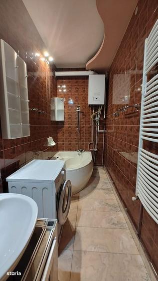 Apartament cu 3 camere în Decebal