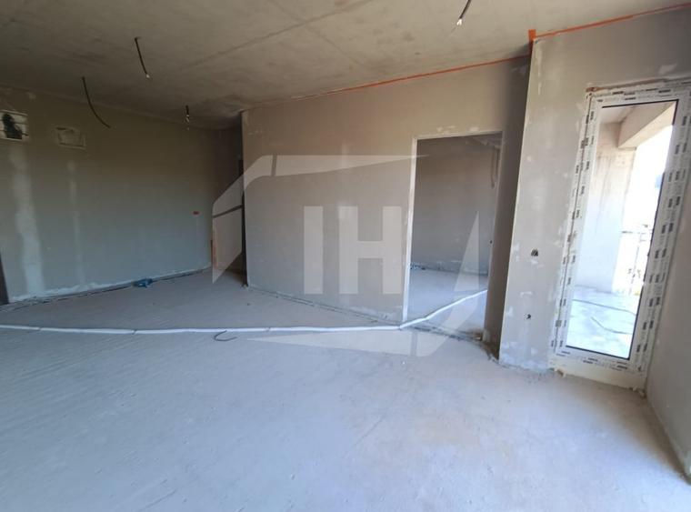 Apartament cu 3 camere semidecomandat în Central