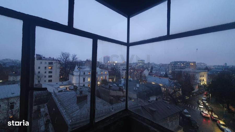 Apartament cu 3 camere în Romană