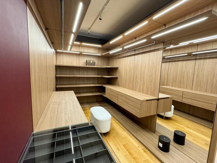 Apartament cu 4 camere decomandat, mobilat în Floreasca