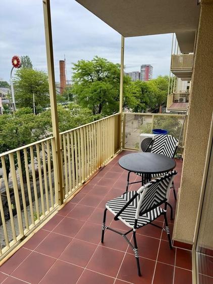 Apartament cu 2 camere semidecomandat, mobilat în Bucureștii Noi