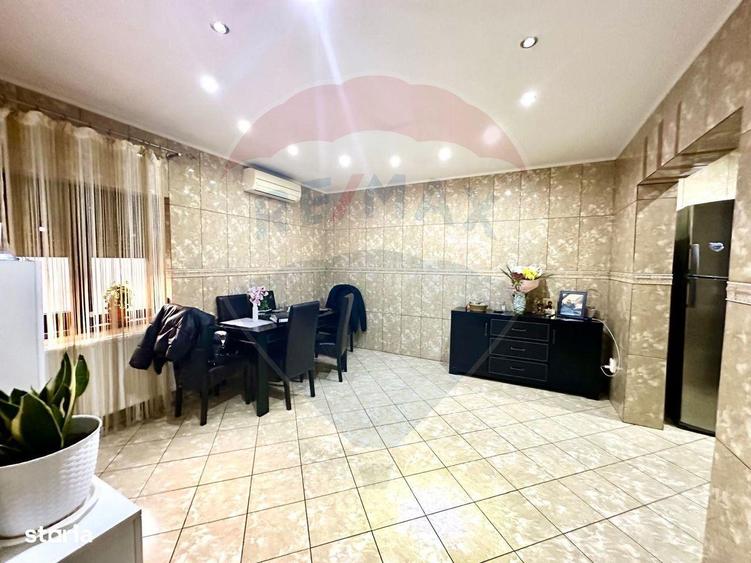 Casă cu 6 camere cu Teren 360 Mp în Andronache