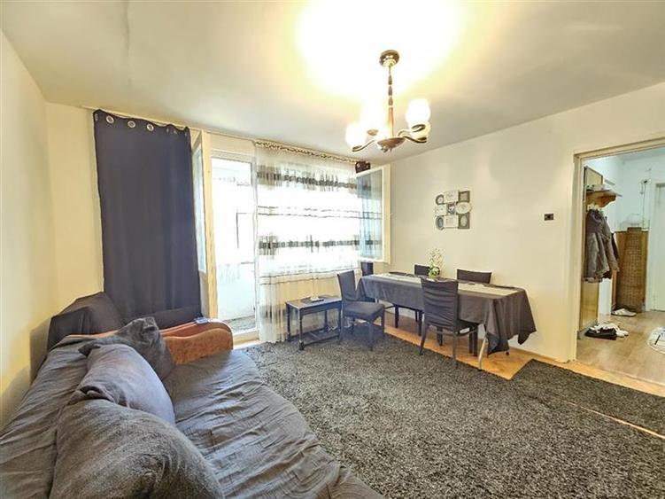 Apartament cu 3 camere decomandat în Tudorul Vechi