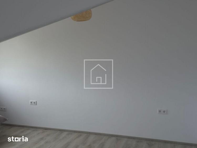 Casă cu 5 camere cu Teren 160 Mp în Cristian