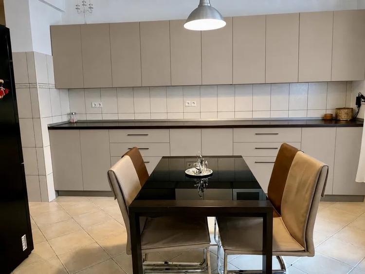 Apartament cu 3 camere decomandat, mobilat în Kiseleff