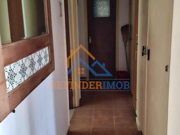Apartament cu 4 camere decomandat în Berceni