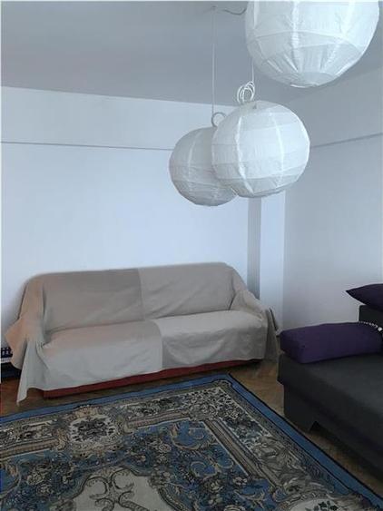 Garsonieră decomandată, mobilată în Universitate