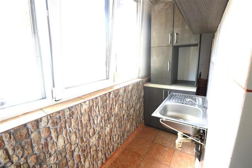 Apartament cu 2 camere decomandat în Spitalul Județean
