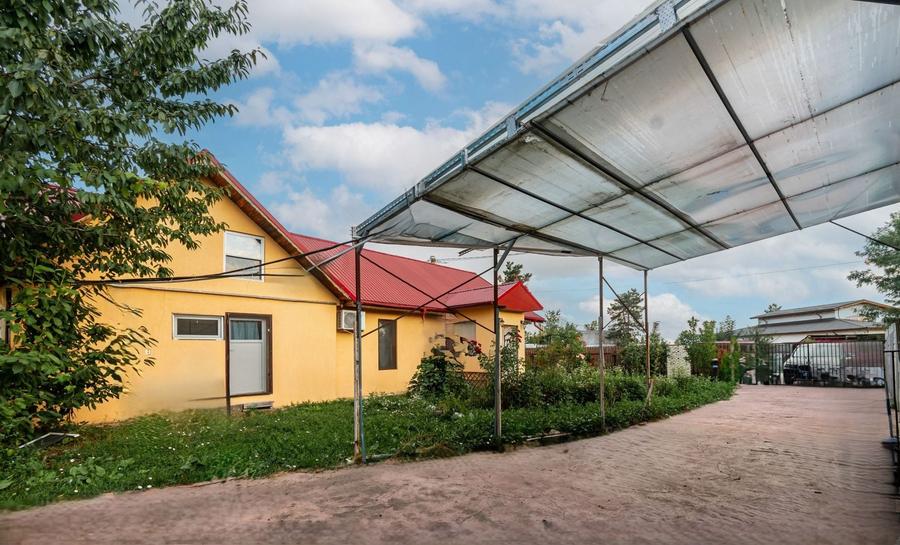Casă individuală cu 3 camere cu Canalizare în Periș