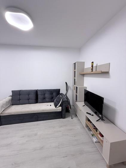Apartament cu 2 camere semidecomandat în Militari
