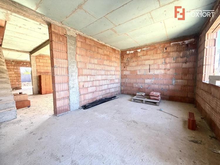 Casă cu 5 camere cu Teren 360 Mp în Sânandrei
