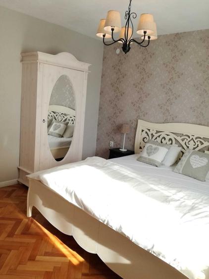 Apartament cu 3 camere decomandat în Exterior Vest