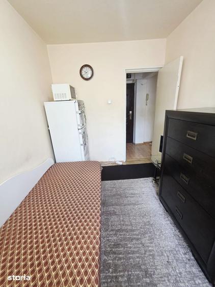 Apartament cu 3 camere nedecomandat în Malu Roșu