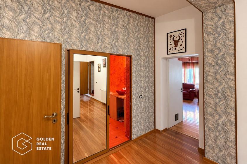 Casă individuală cu 6 camere cu Canalizare în Ultracentral