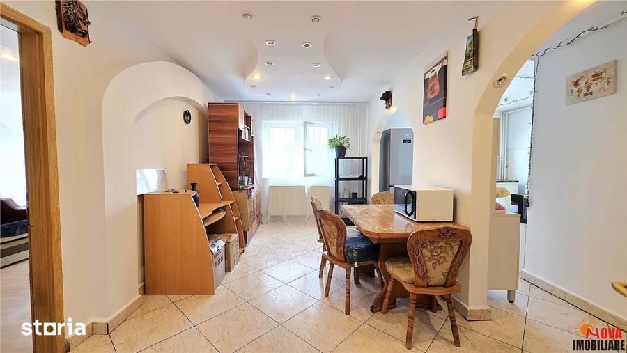 Apartament cu 2 camere decomandat în Triaj