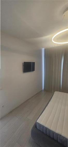 Apartament cu 3 camere decomandat în Romană