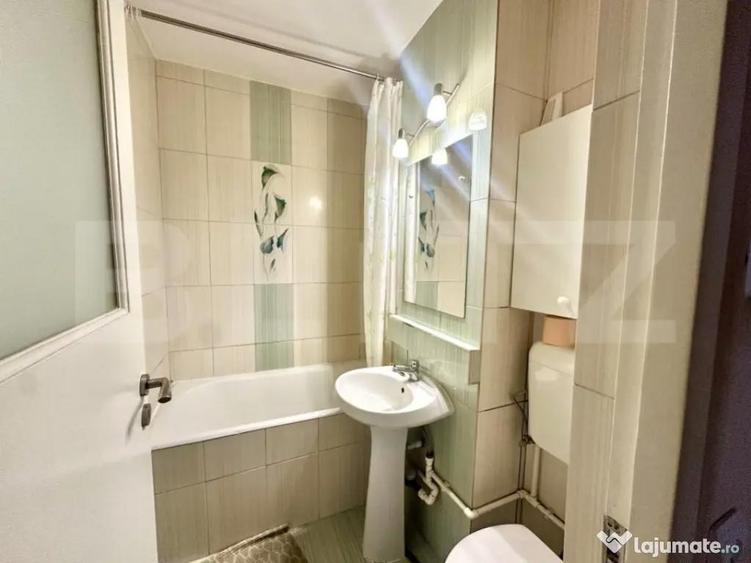 Apartament cu 2 camere semidecomandat în Cetate