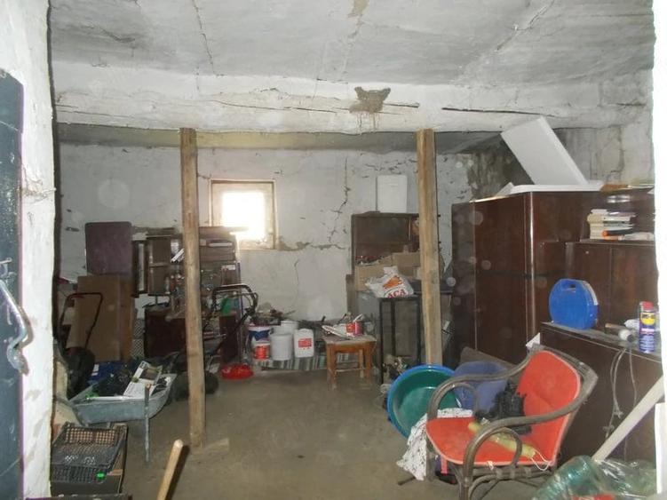Casă cu 3 camere cu Teren 1439 Mp în Ronaț