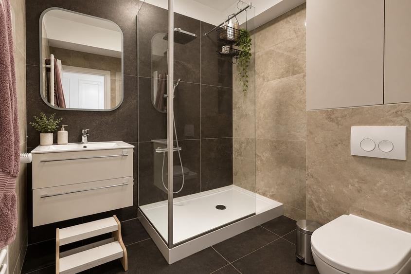 Apartament cu 4 camere decomandat în Berceni
